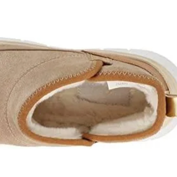 NWT Cole Haan zerogrand bootie, water resistant 6.5 - Picture 2 of 6